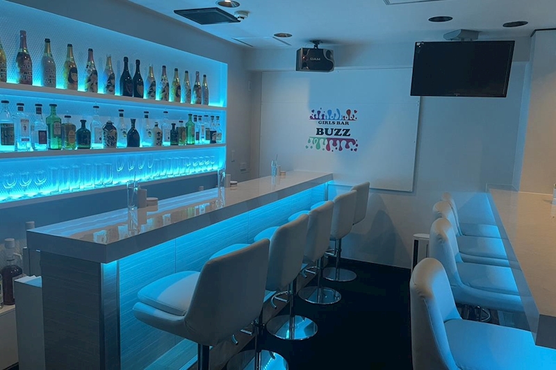 GIRLS BAR BUZZ