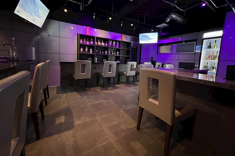 Girl’s Bar MISTRAL