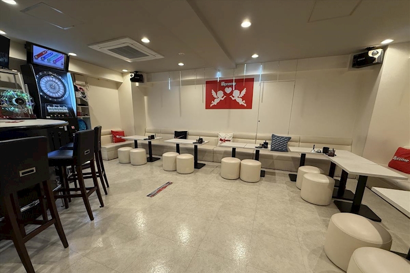 Girls Lounge 酒preme