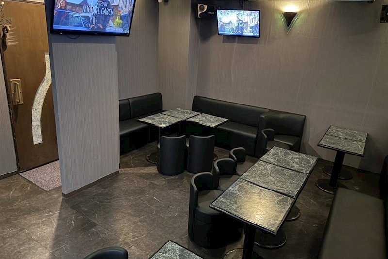 Girl’s Lounge Angel